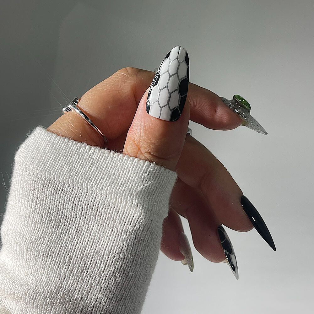 Bulgari Medium Almond Press On Manicure Nails