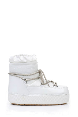 White Padded Lace Up Short Ankle Snow Boots