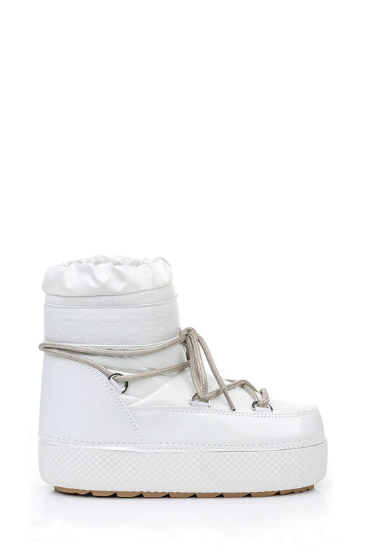 White Padded Lace Up Short Ankle Snow Boots