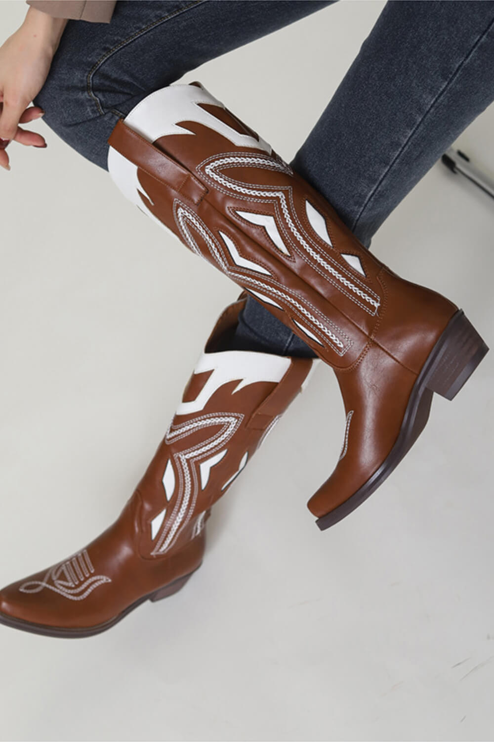 Contrast Western Cowboy Pointed Toe Block Heeled Ankle Boots - Brown White