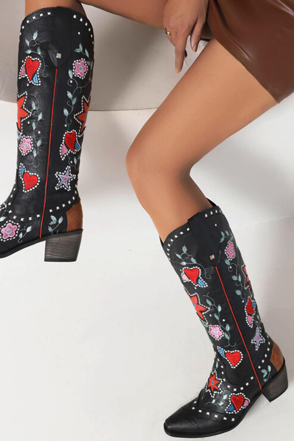 Vintage Floral And Heart Printed Western Cowgirl Block Heeled Knee High Boots - Black