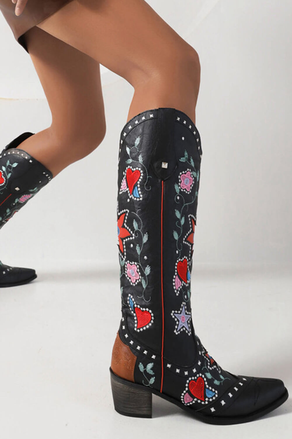 Vintage Floral And Heart Printed Western Cowgirl Block Heeled Knee High Boots - Black