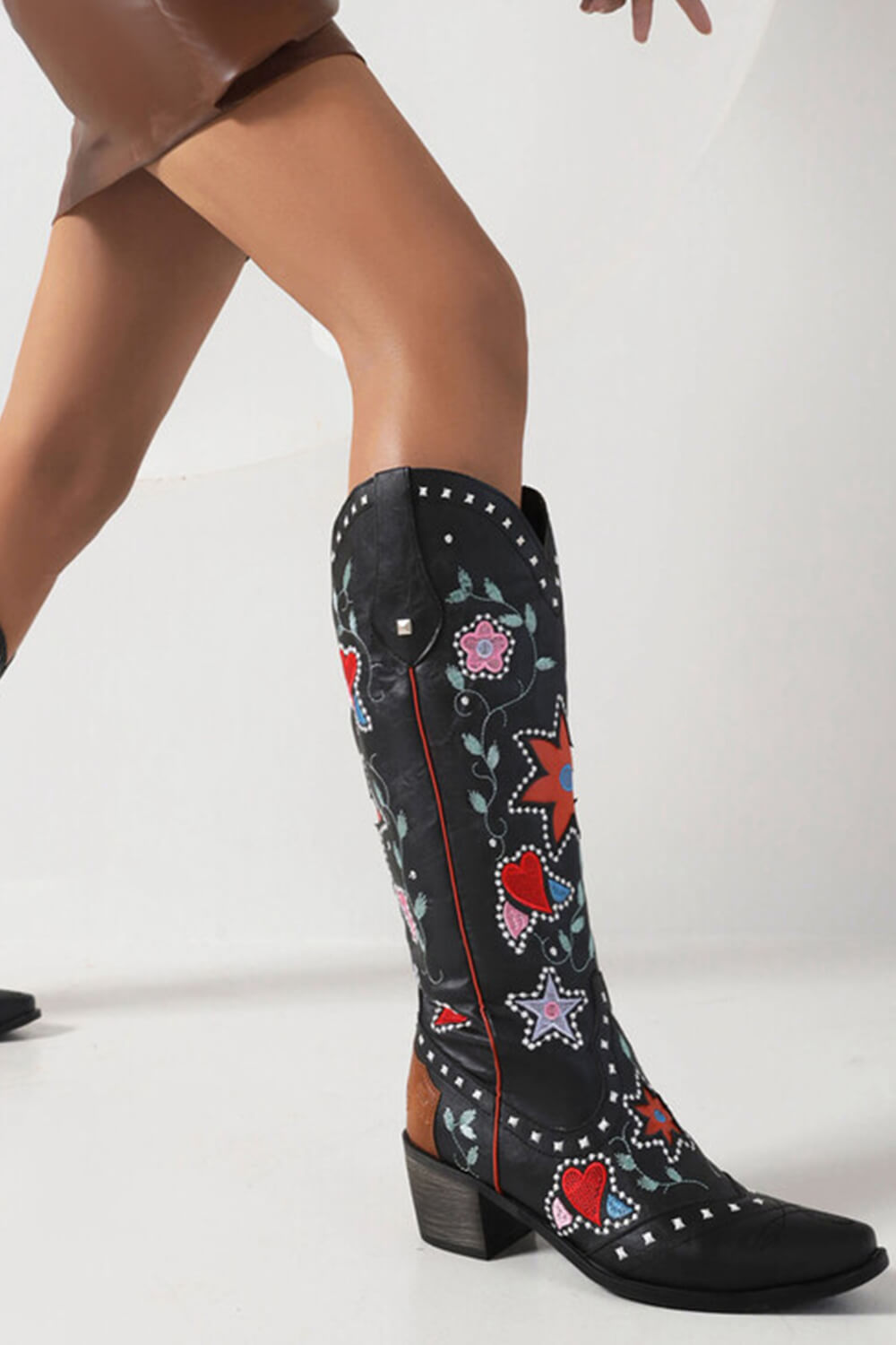 Vintage Floral And Heart Printed Western Cowgirl Block Heeled Knee High Boots - Black